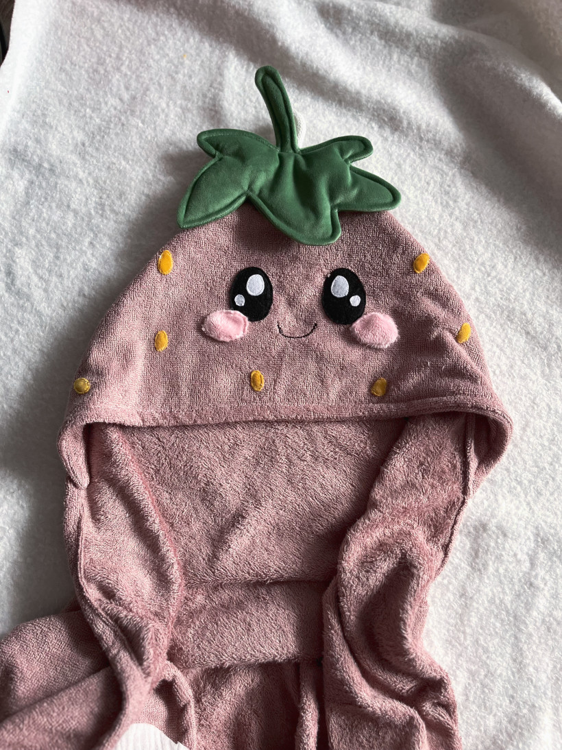 Ręcznik kąpielowy + ponczo TRUSKAWKI