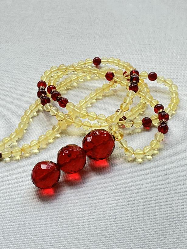 Naszyjnik cytrynowe bursztyny z czerwonymi fasetami N480