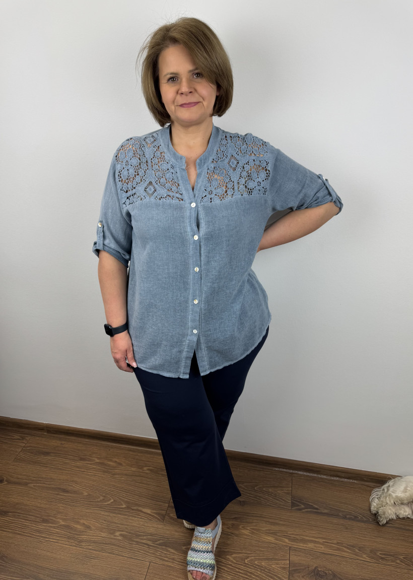 Koszula na stójcde, gipiura na górze - wł. - 3593 - jeans