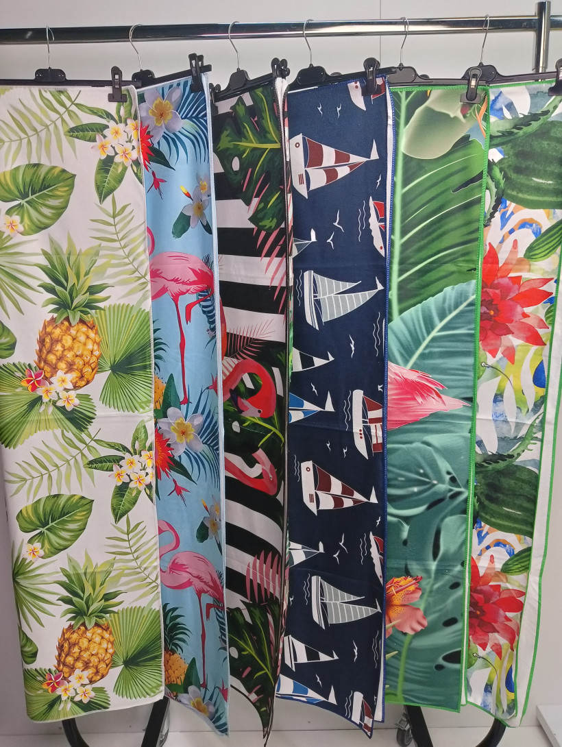 35714 Ręcznik wzory kwiaty 70x140