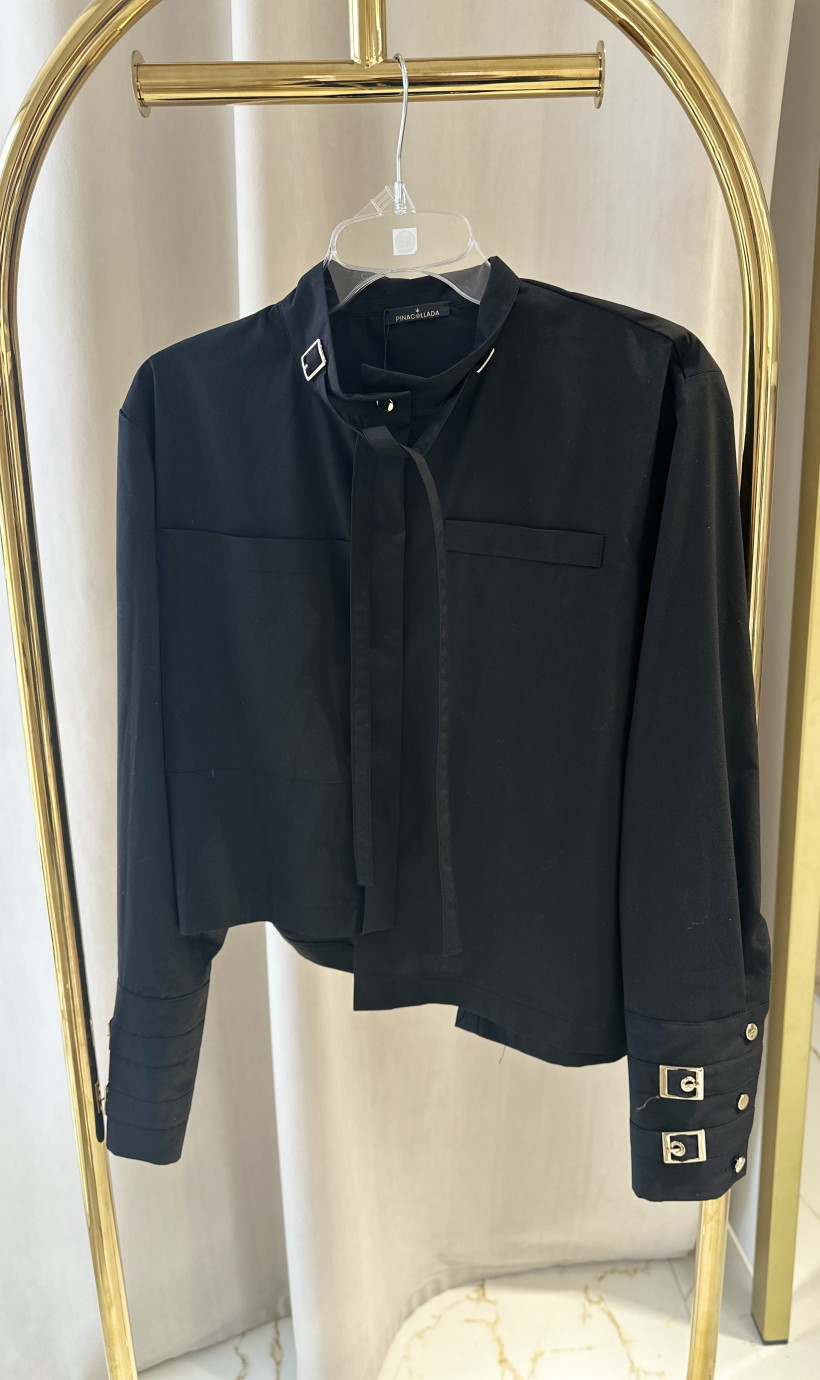 PINAC KOSZULA CZARNA KLAMRA