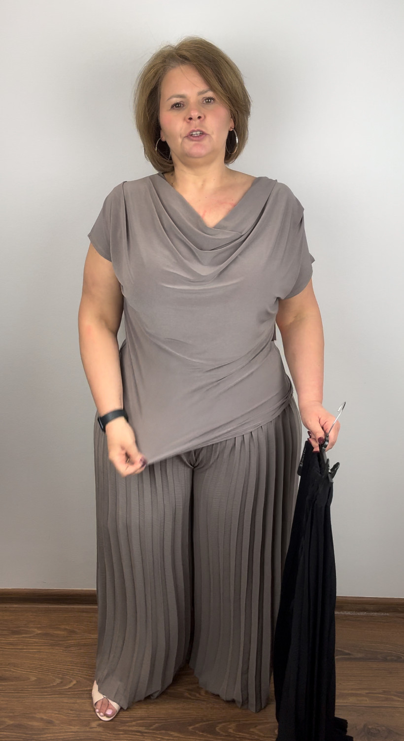 Spodnie z szeroką nogawką, plisowane - wł. - 585 - fango