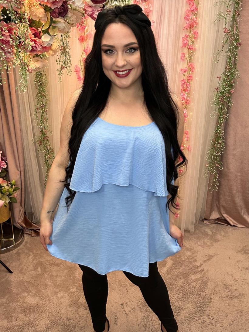 B8168 Bluzeczka na ramiączka ze sznurka z falbaną Baby Blue 