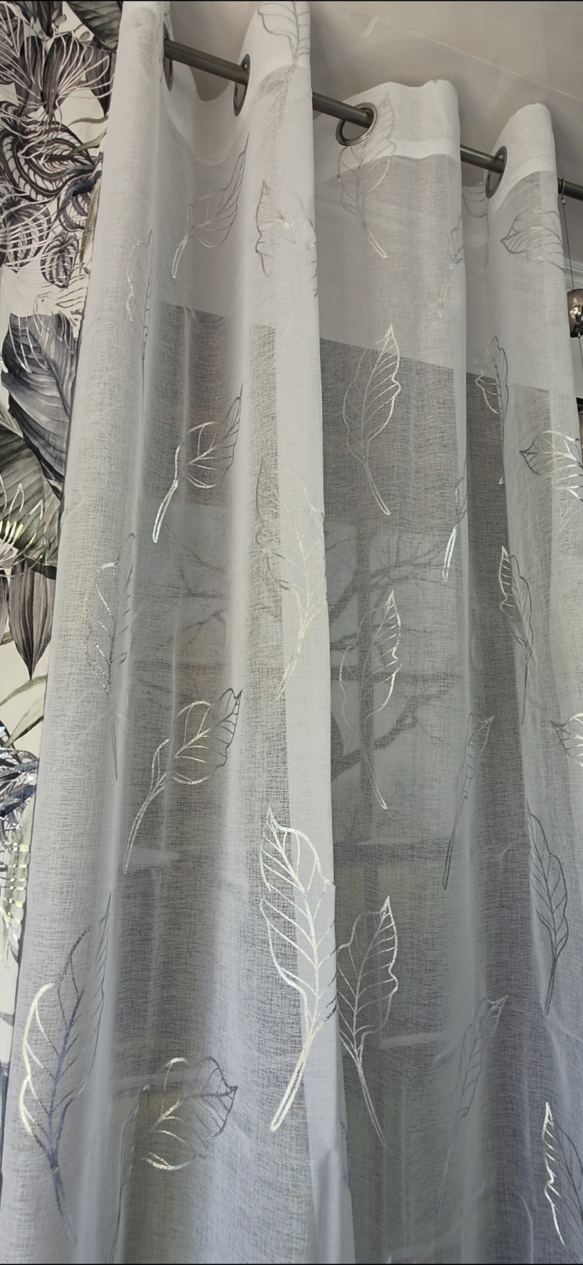 Liście sreberko na etaminie 140x250cm sisi