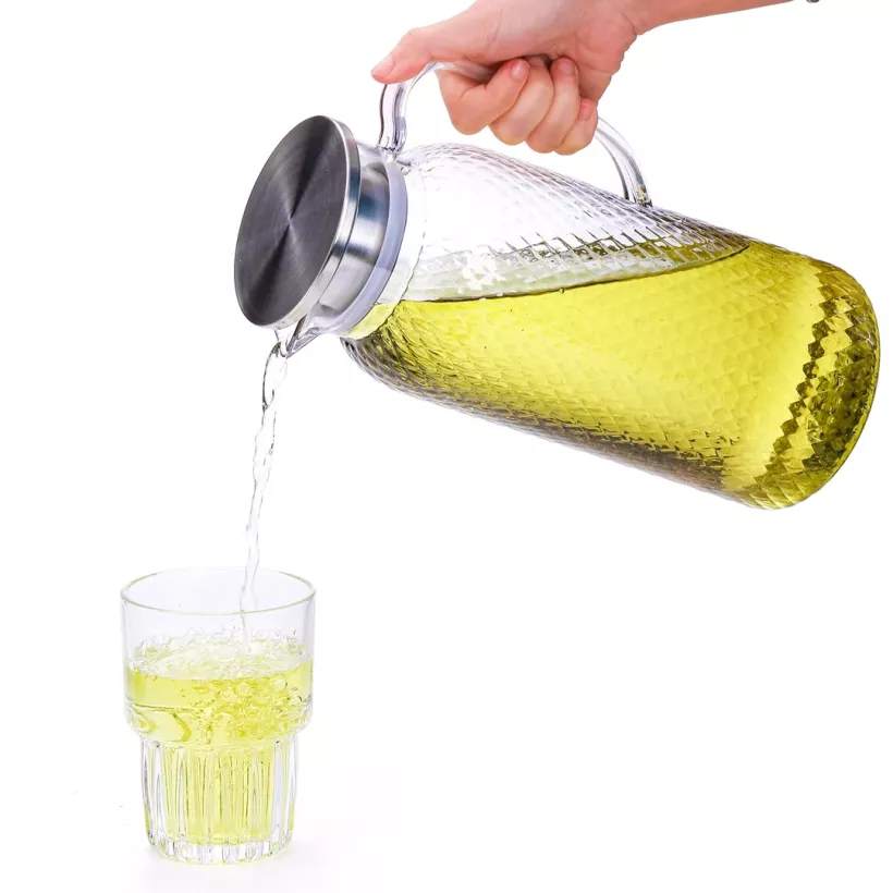 plastikowy dzbanek 2L