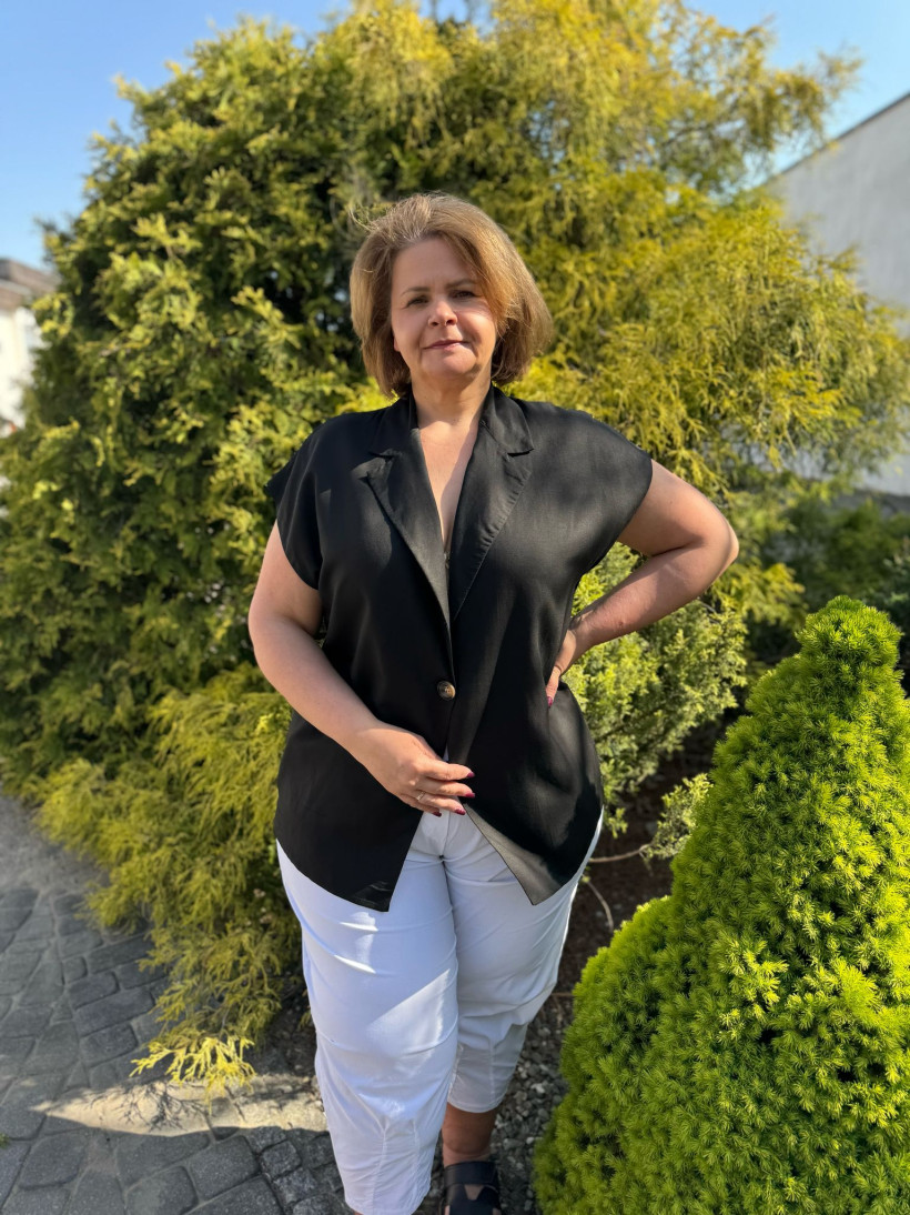 Italia - Kamizelka jednokolorowa, zapinana na guzik - wł. - 250298 - czarna