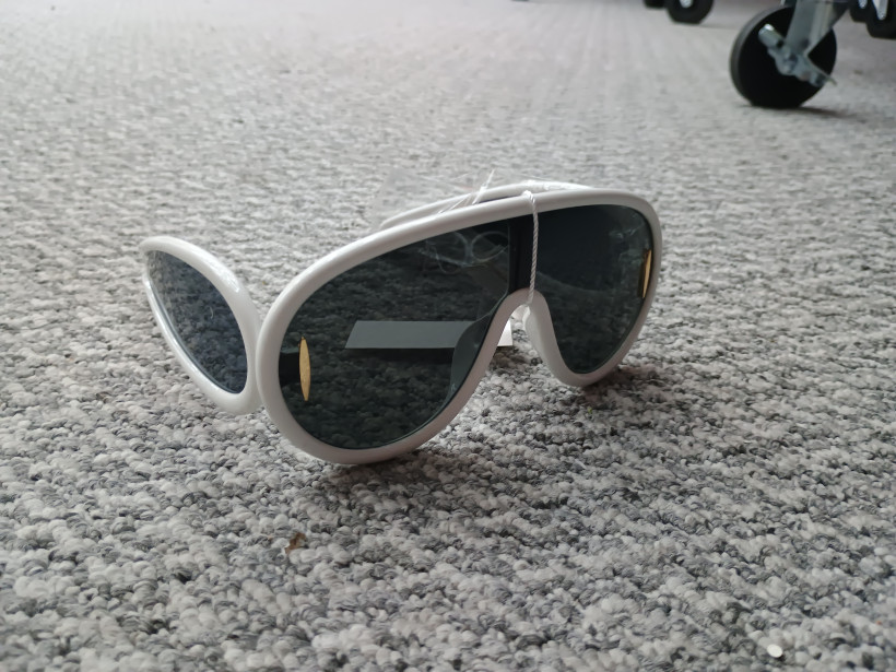 Okulary holo białe czarne szkło