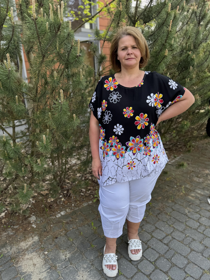 Tunika wzorzysta w kwiaty - czarno/biała Wł. M205