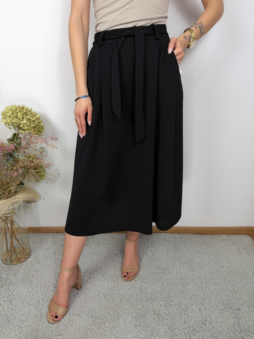 Spódnica 915 w literkę "A" gładka z paseczkiem