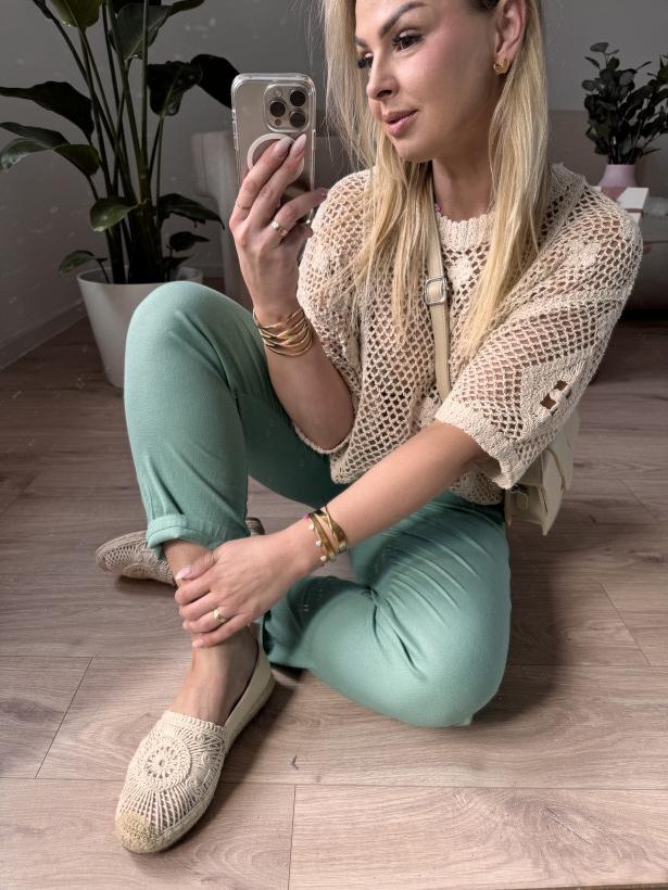 SWETEREK JULIE