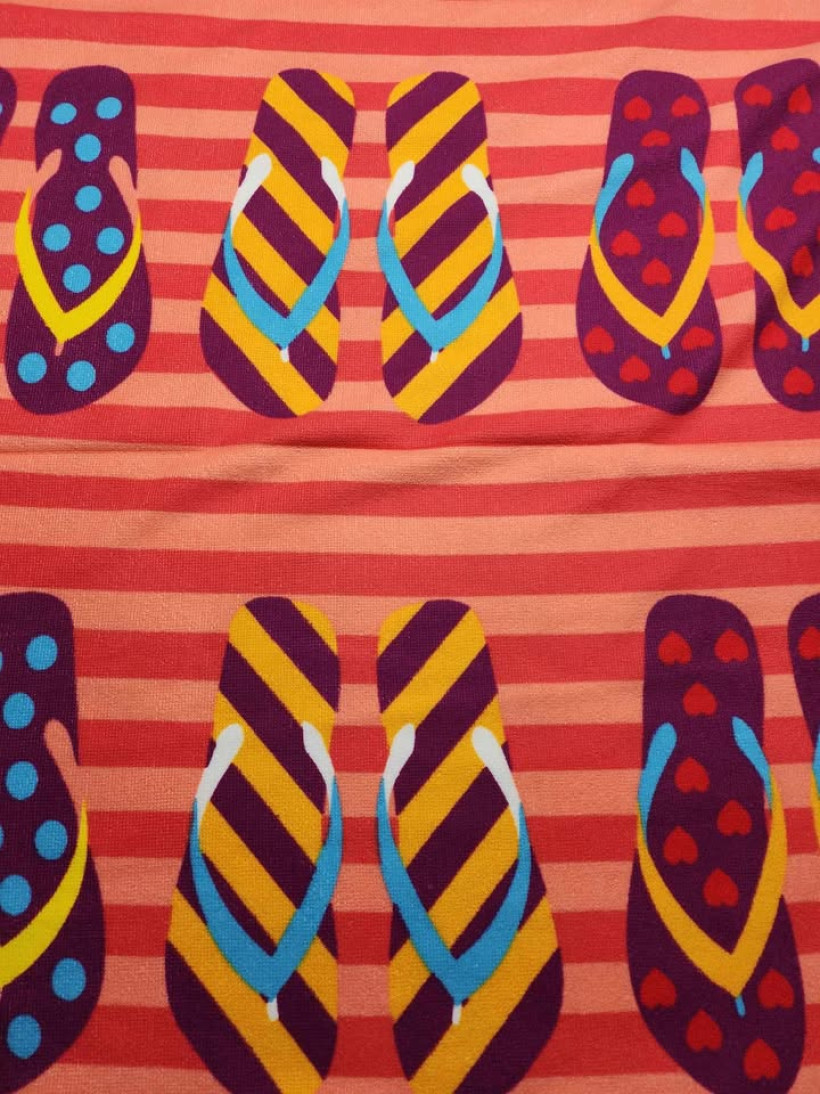 ręcznik plażowy 70x150 cm różowy w paski i klapki