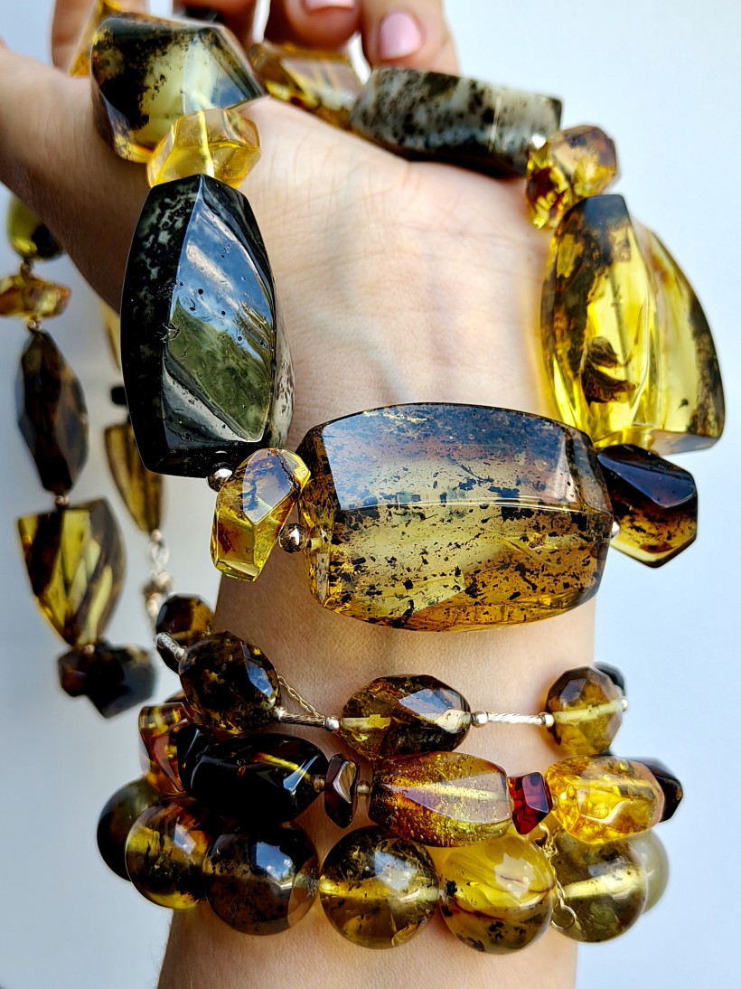 Luksusowy naszyjnik z bursztynu bałtyckiego N2150