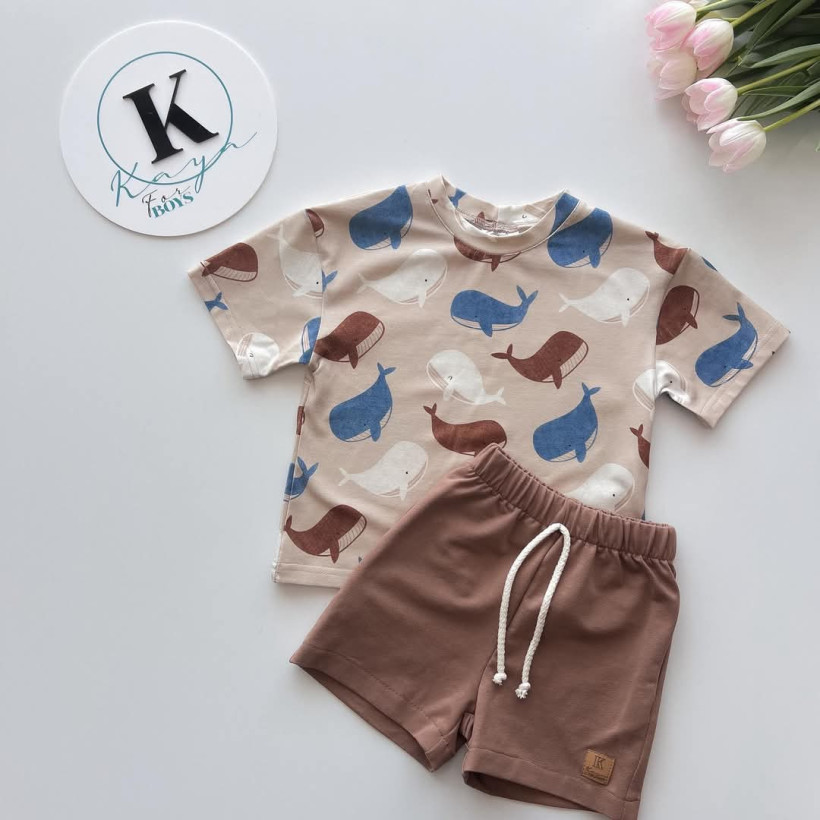 KOMPLET T-SHIRT WIELORYBY + SZORTY KAYA