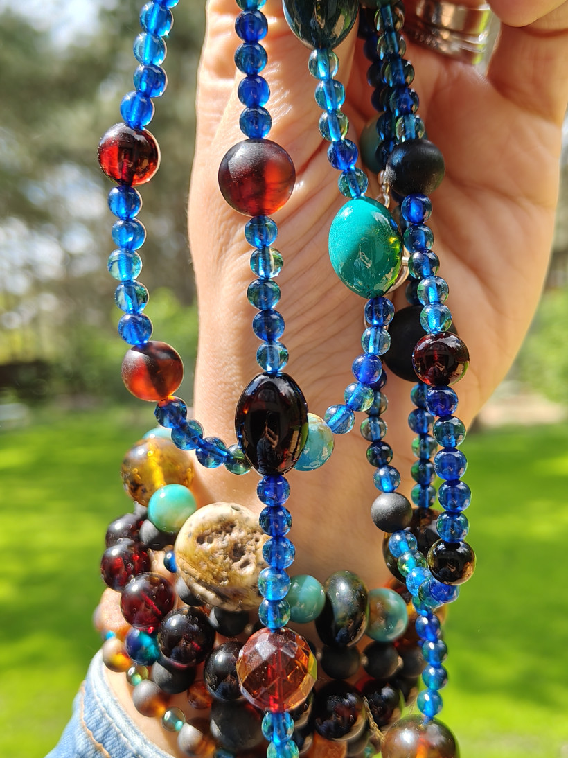 Naszyjnik niebieskie bursztyny Nn480