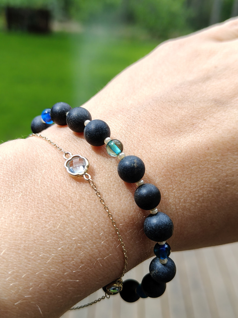 Bransoletka czarny bursztyn i niebieski Bb60