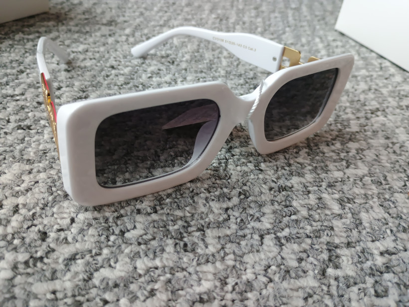 Okulary białe poprawki czarne szkła