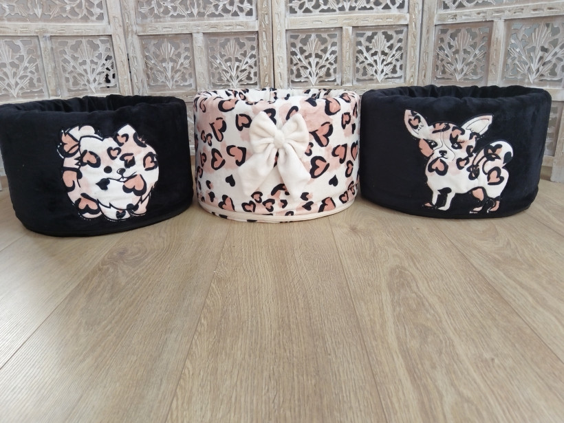 Housse Toybox – Noire, motif Pomeranian Amour Sauvage
