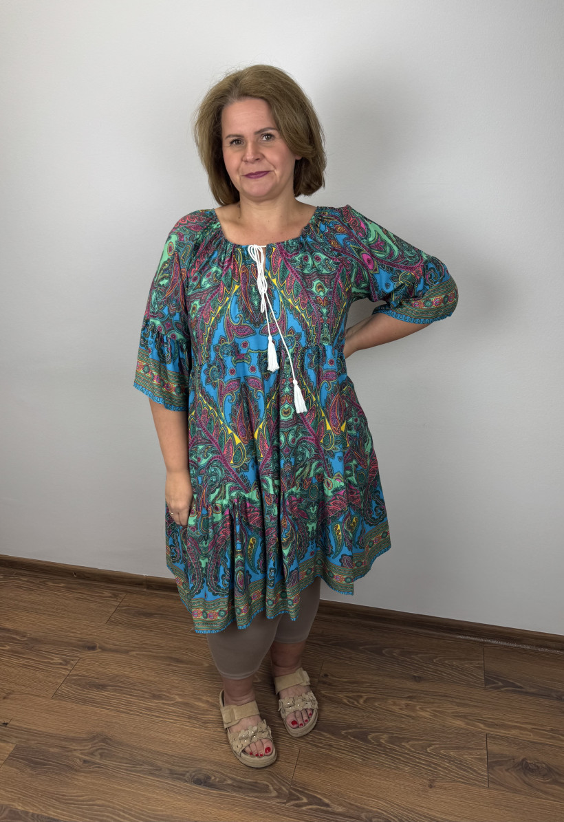 Sukienka/Tunika wzorowana,  wiązany dekold, wykończona falbaną - (5xl/6xl) - generation - 6265 - z turkusem