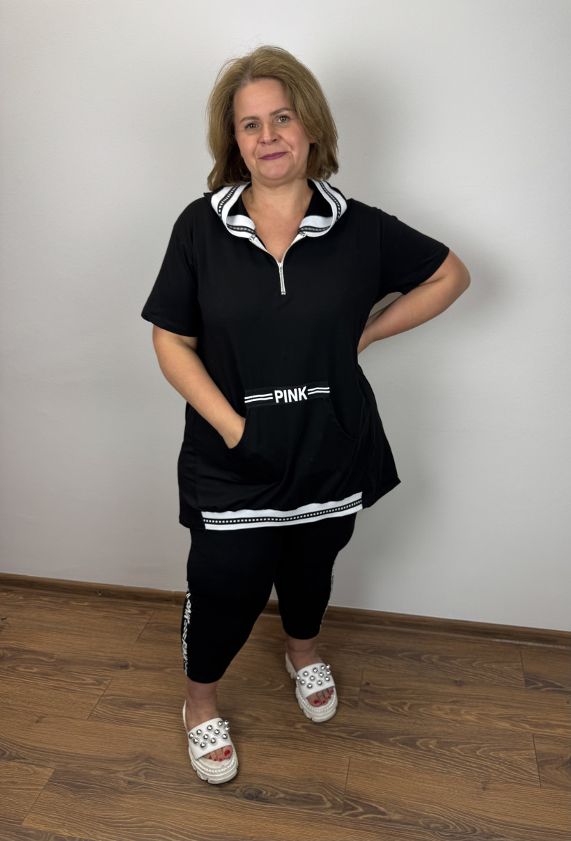 Komplet bluza z krótkim rękawem z kapturem + spodnie 3/4 z lampasem - 4xl - seraj - 3493 - czarny