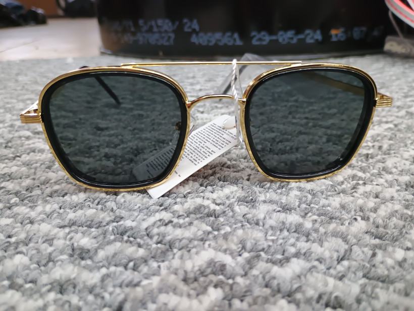 Okulary pilotki czarne ze złotem