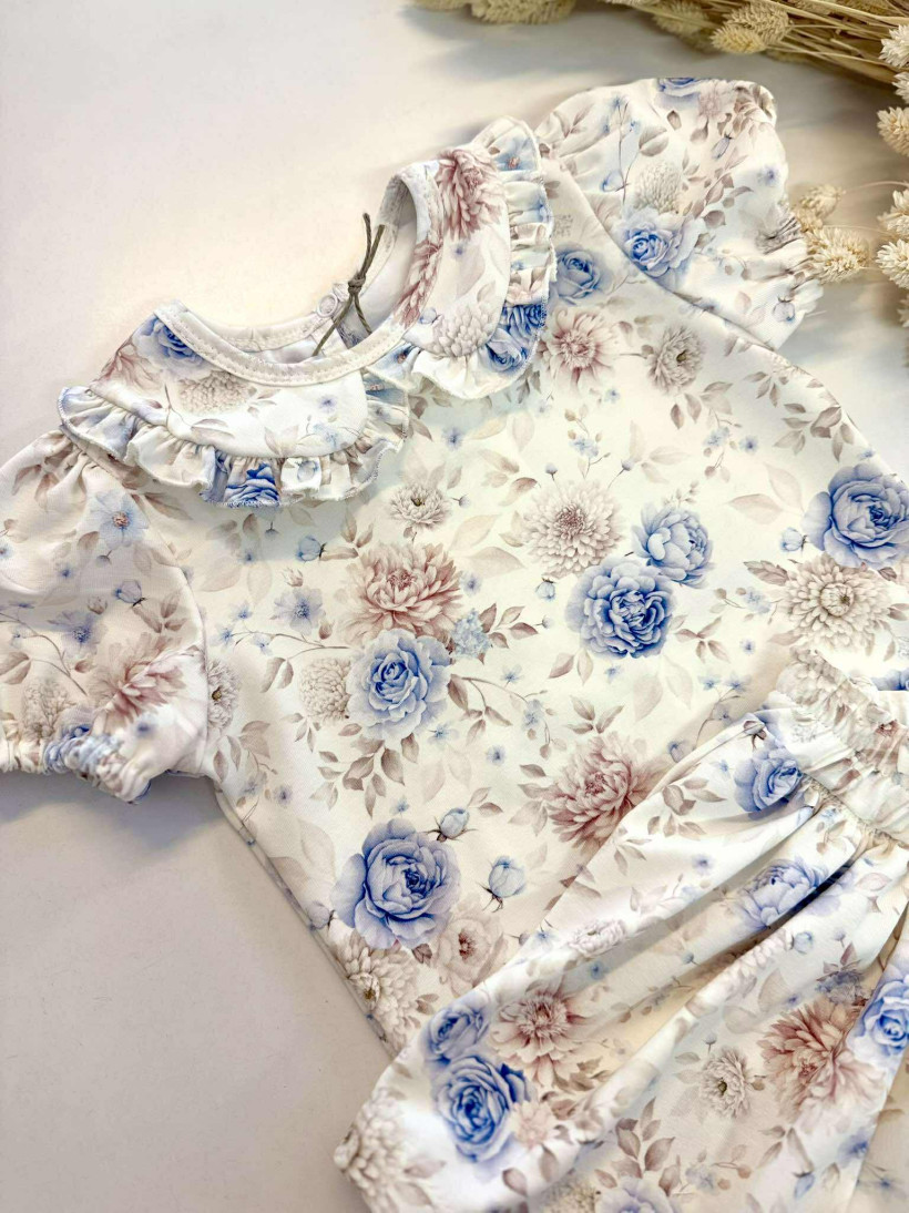 BLUZKA Z KOŁNIERZYKIEM BEBE BEŻOWO-CHABROWE KWIATY MAKBA