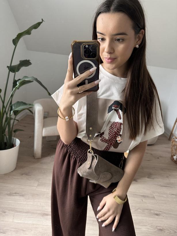 T-SHIRT GIRL