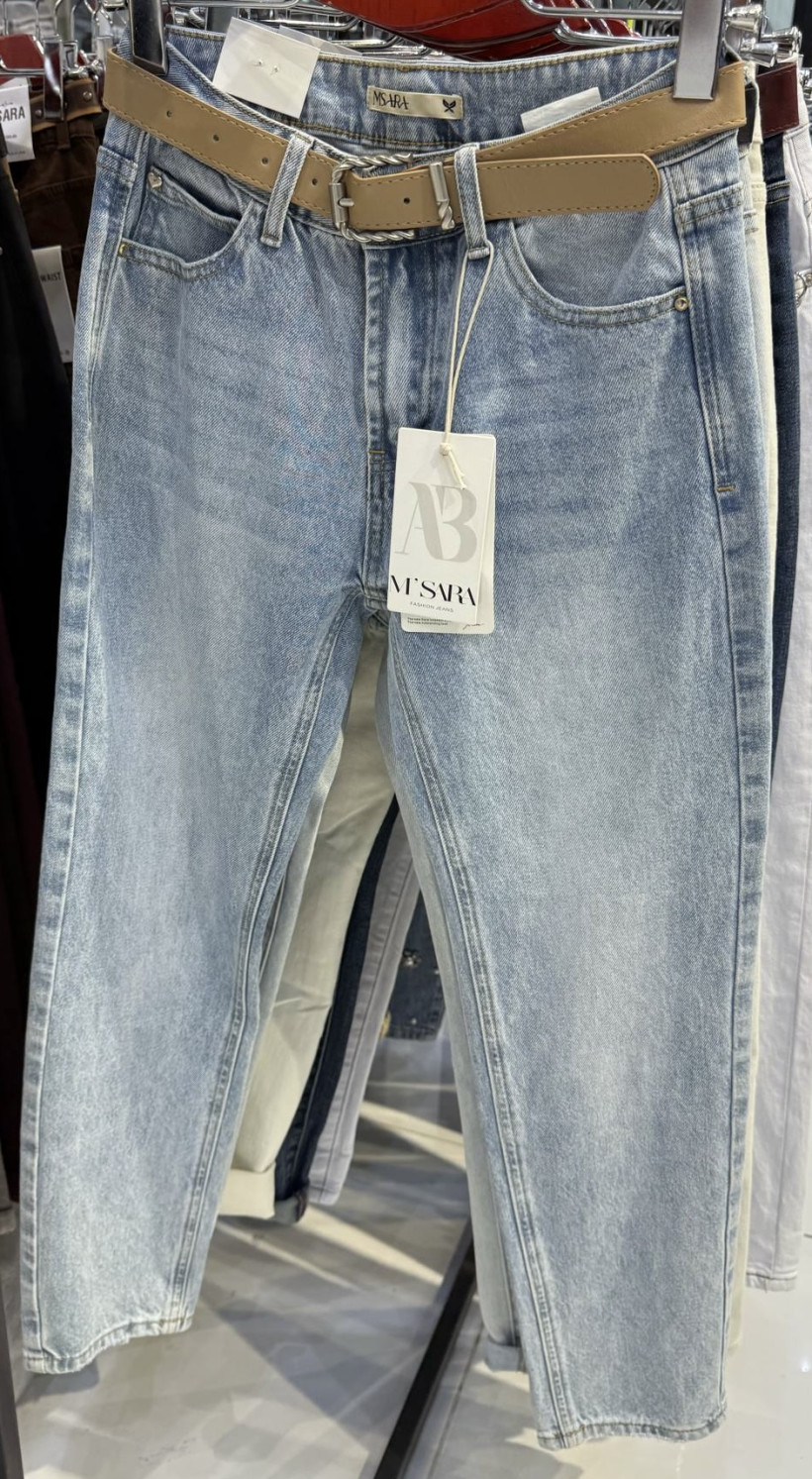 Spodnie jeansowe loose fit