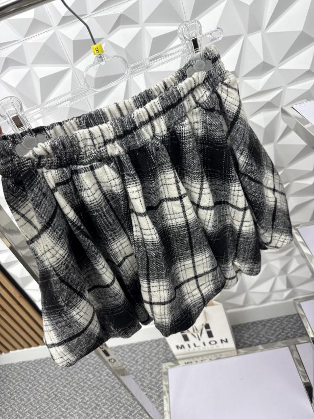 Spódniczka sweterkowa w kratę 