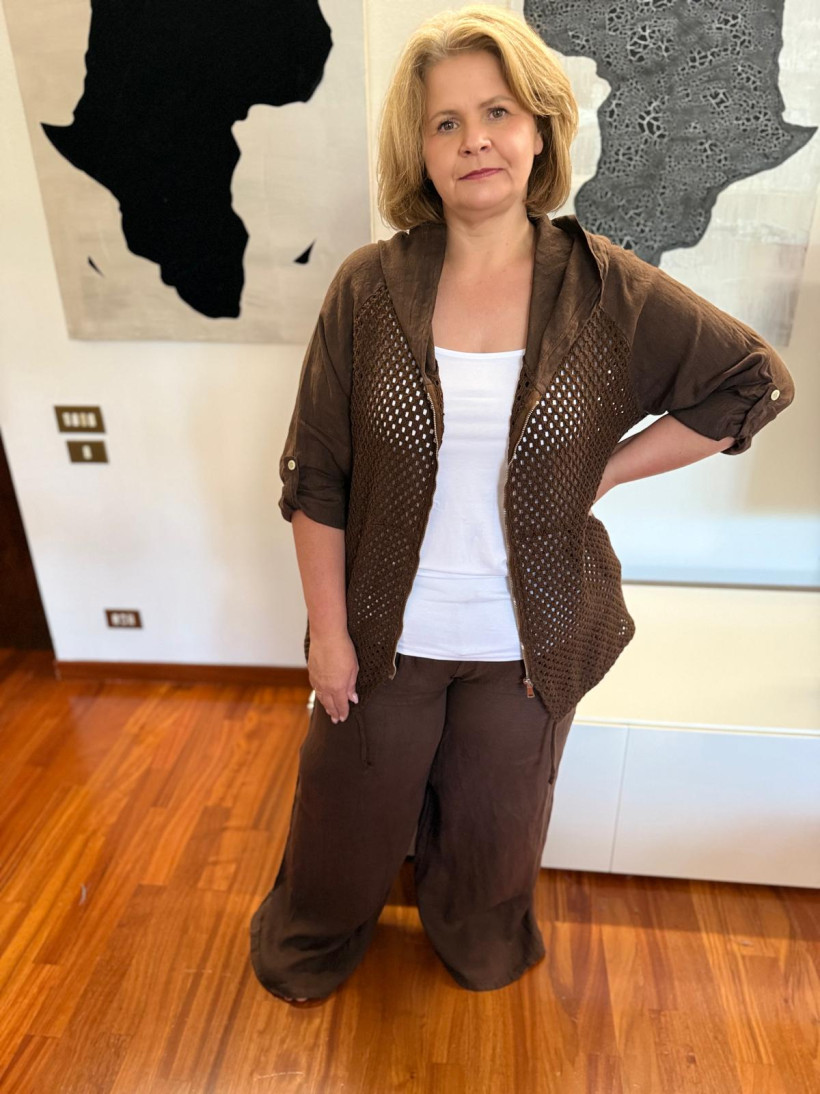 Italia nr.2 - Narzutka jednokolorowa z kapturem na zamek - wł. - 25321 - czekolada