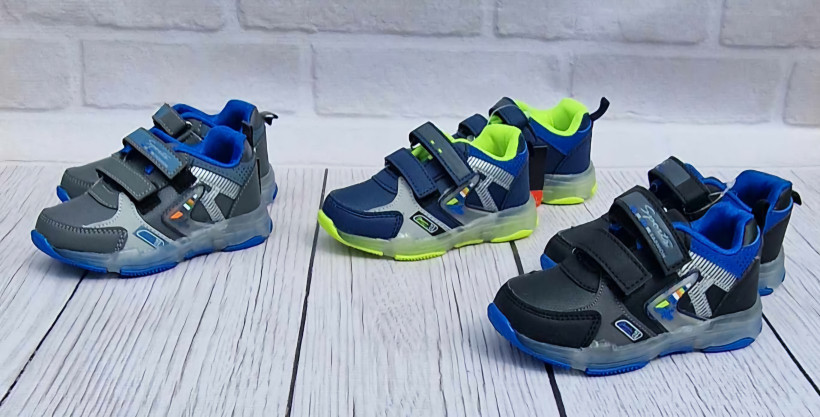 Adidasy świecące chłopiec