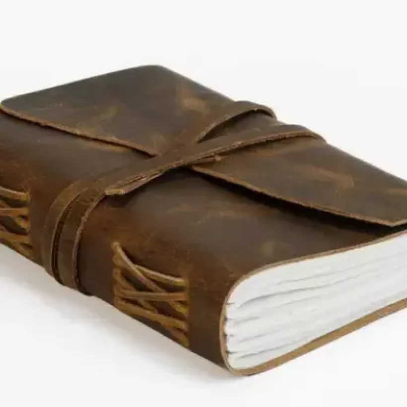 notes ze skórzaną okładką 