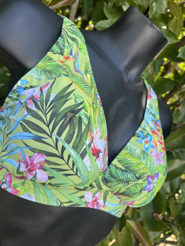 Réf 4823 - Maillot 2 pièces vert/fleur des tropiques