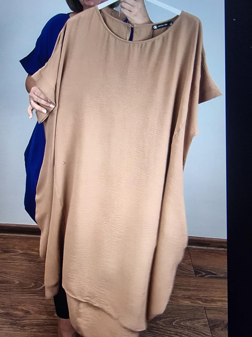 Sukienka jednokolorowa z naszyjnikiem, niegniotek - oc - 9047 - camel - promocja