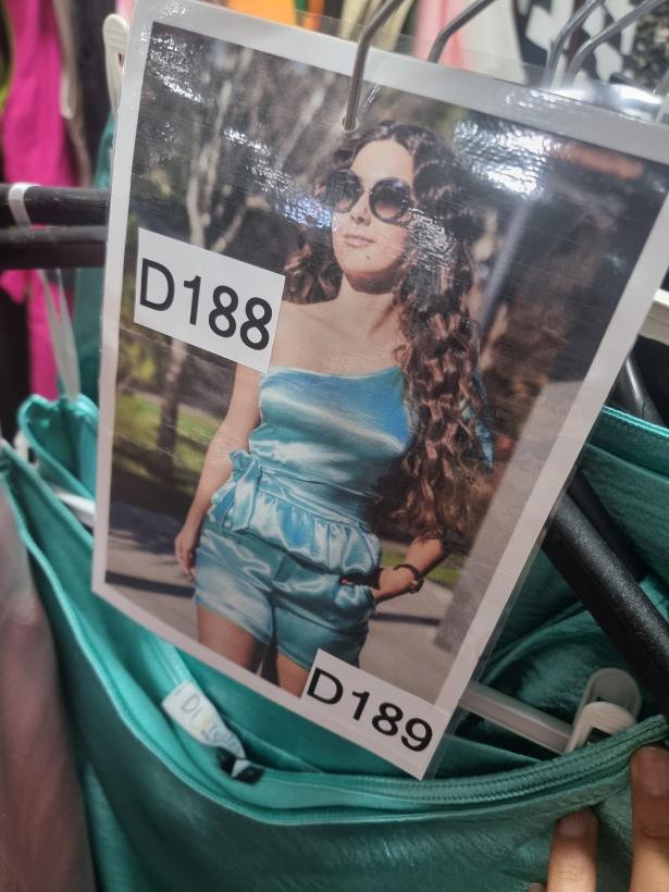 Diskreto blusa D188