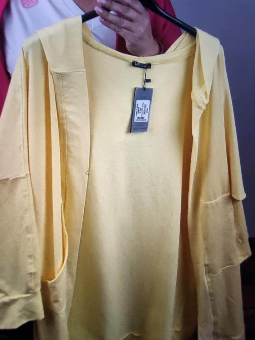 Narzutka z kapturem jednokolorowa - veso - XL - 8286 - żółta- promocja