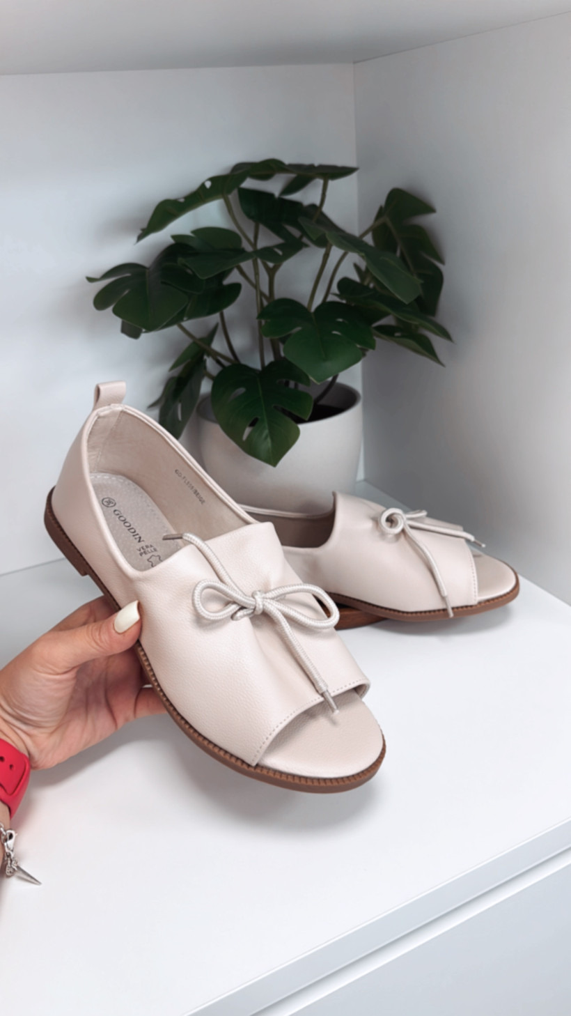 Buty z wiązaniem 12976