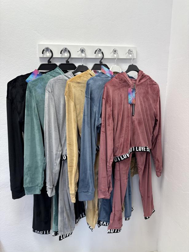 DRES WELUROWY ŚCIĄGACZE NAPISY