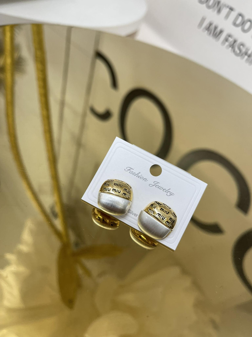 Kolczyki insp. Miumiu