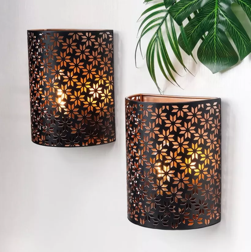 zestaw dwóch metalowych lamp na baterie 