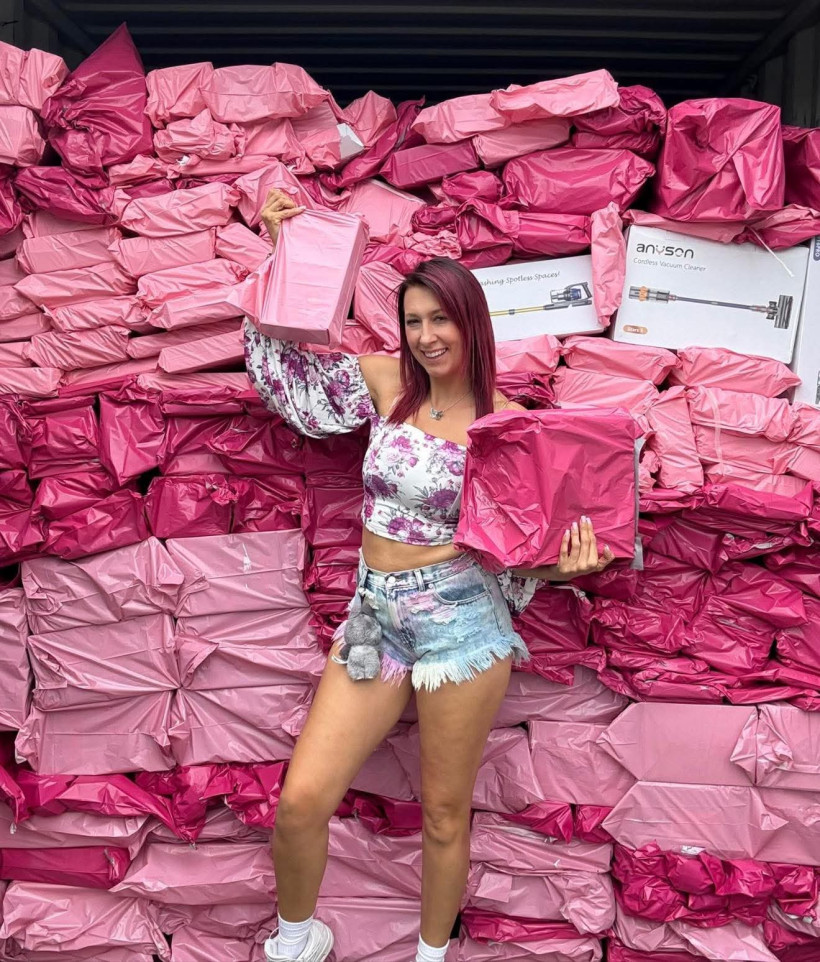 Tajemnicza paczka Marivo