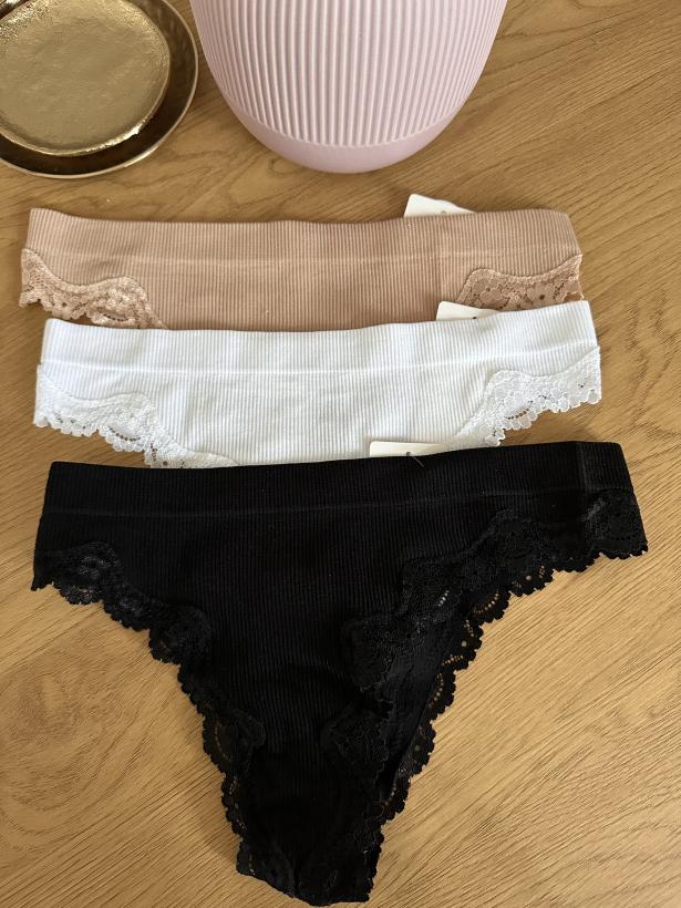 STRINGI KORONKA 9959