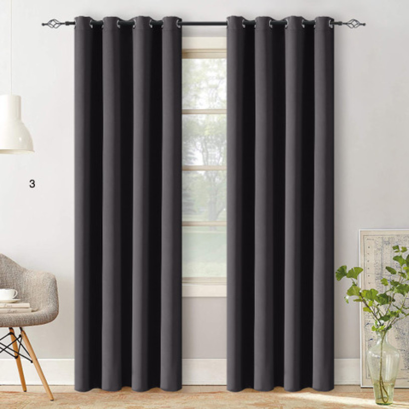 Zasłona gładka półzaciemniająca 140x250 cm – blackout na przelotkach, elegancka dekoracja okna czarna P03