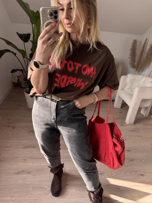 T-SHIRT QUEEN