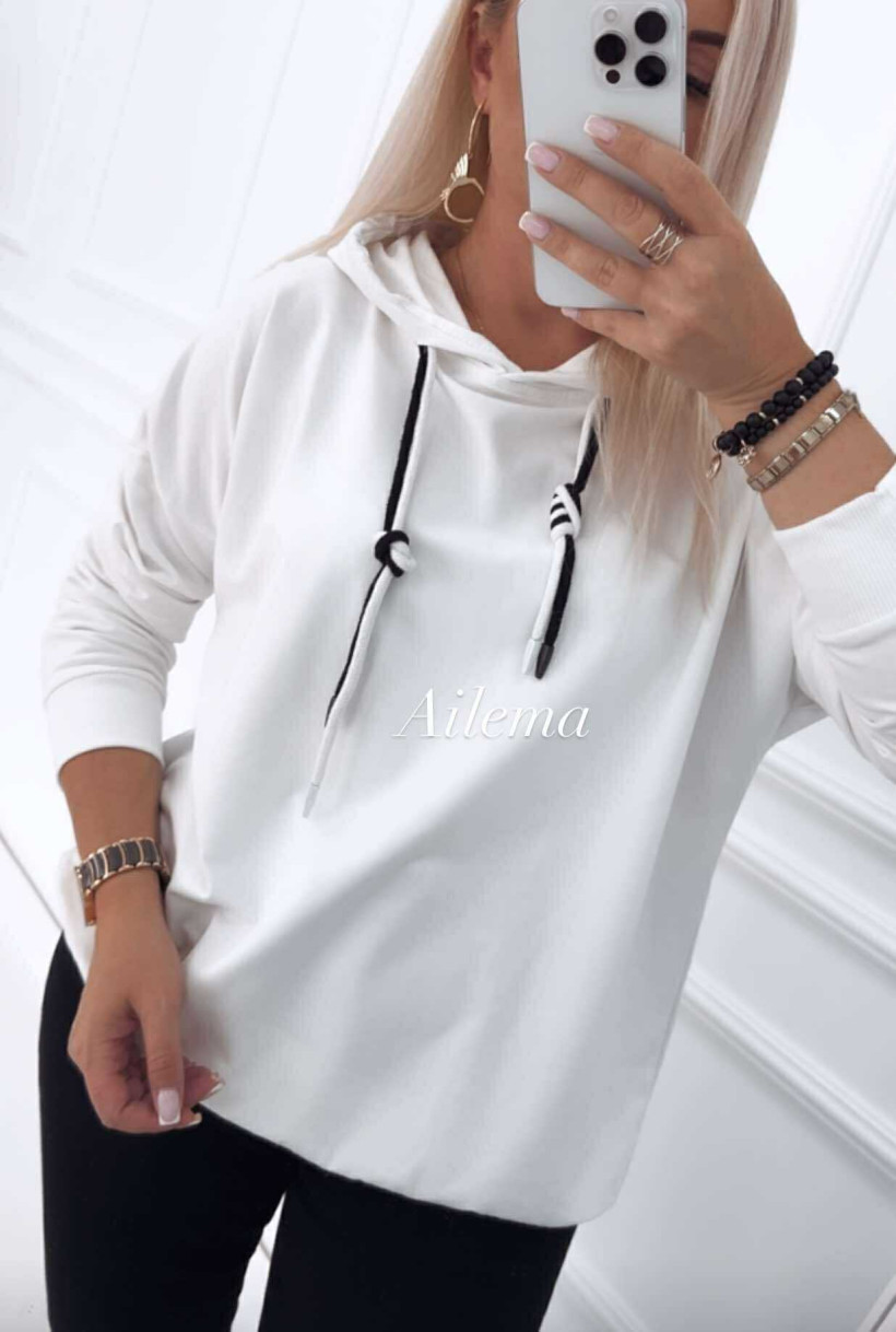 Bluza Megi B1443 z kapturem i ozdobnymi sznurkami