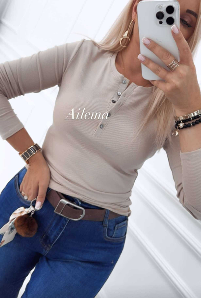 Bluzeczka prążek AX72503 z guziczkami przy dekolcie 