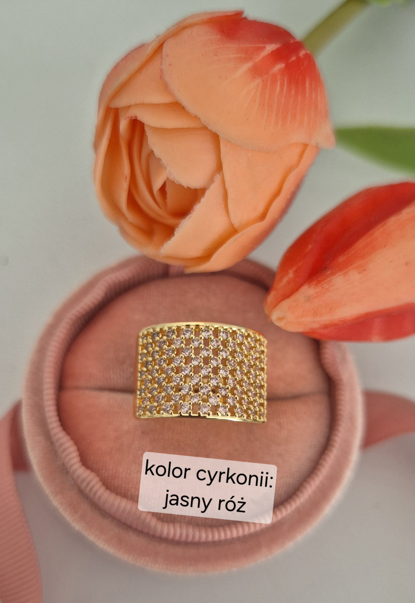 Puerscionek różowe cyrkonie