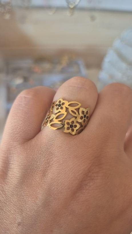 Pierscionek apt czarne cyrkonie 