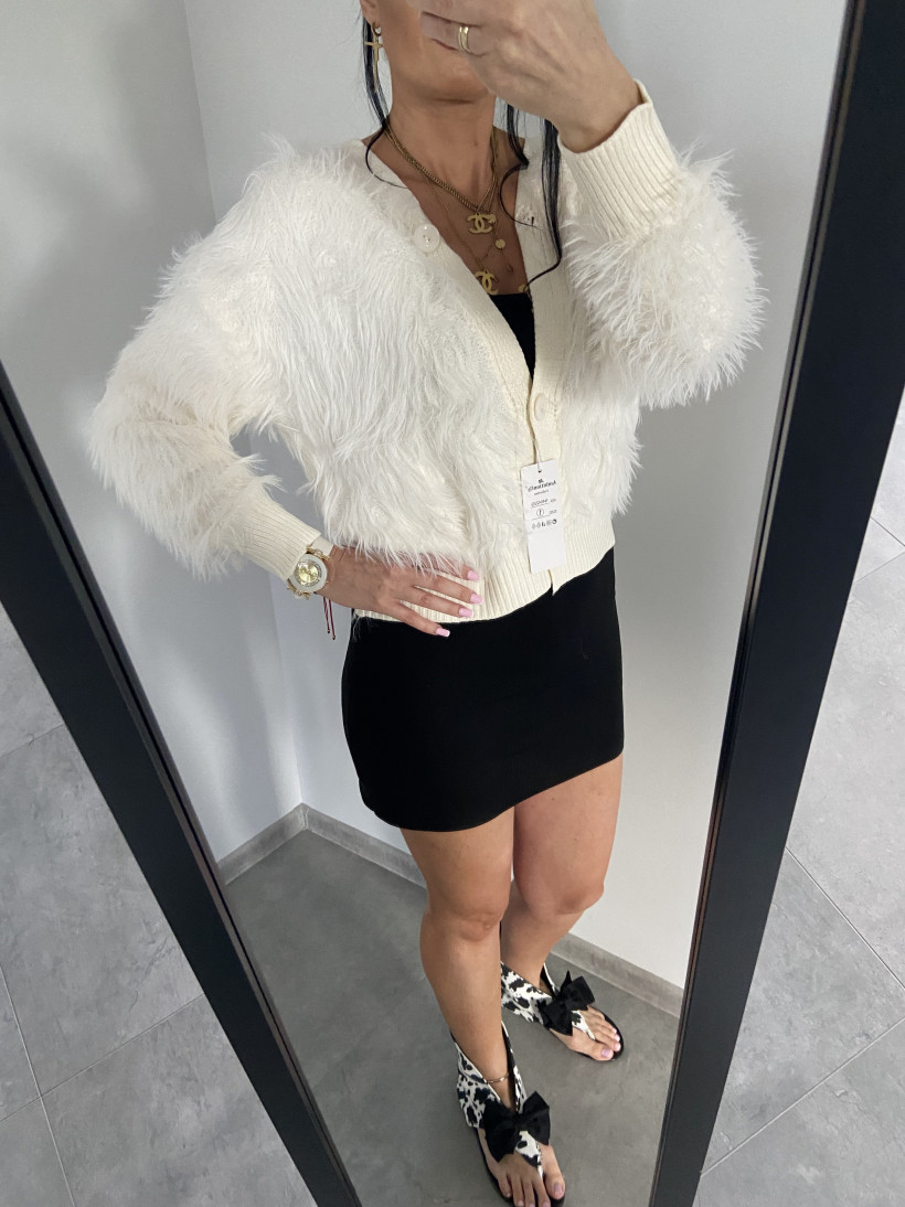 Sweter 117  typu alpaka z długim włosiem