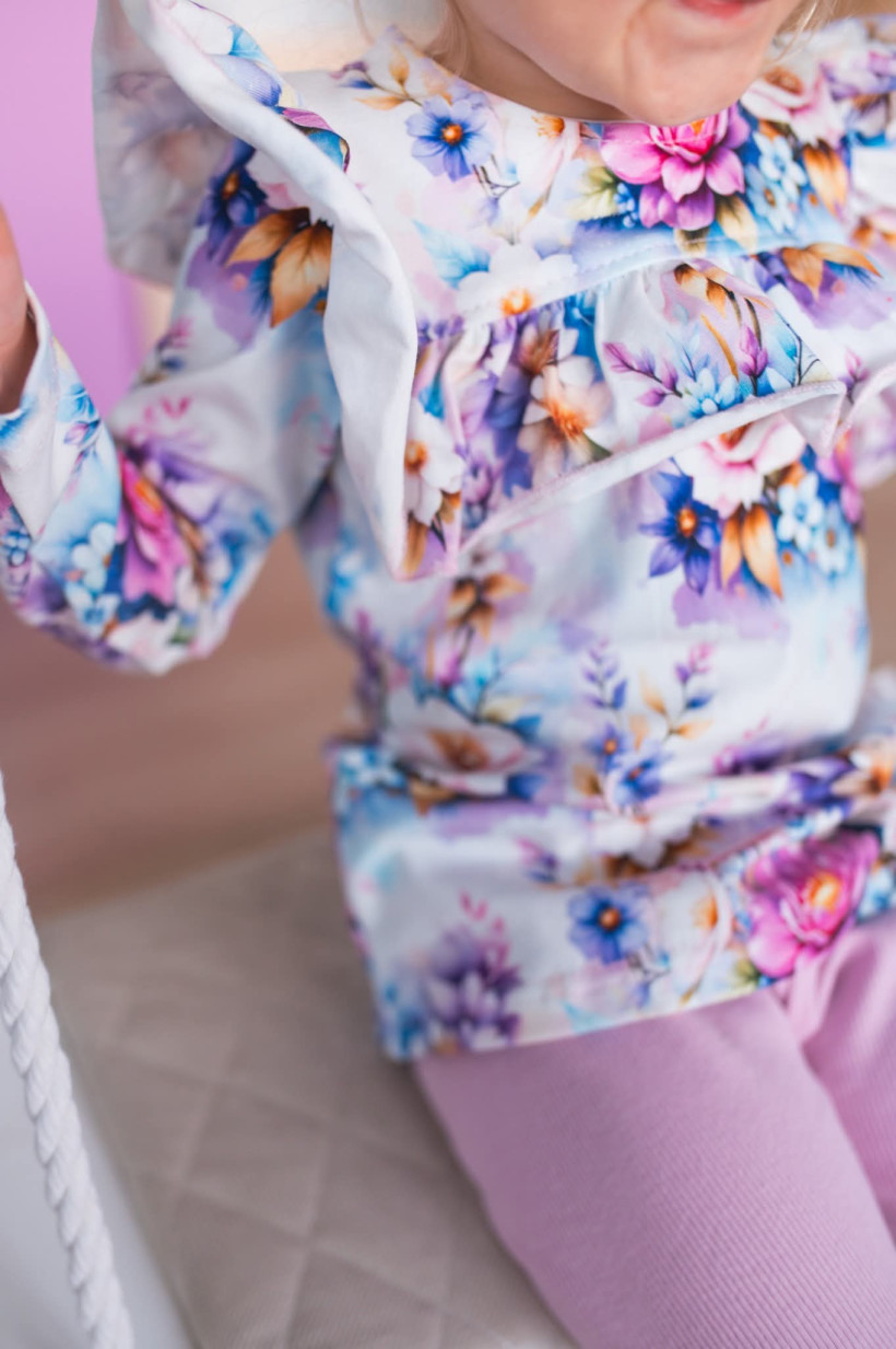 BLUZKA Z FALBANKĄ FIOLETOWE KWIATY MAM TEN LUZ