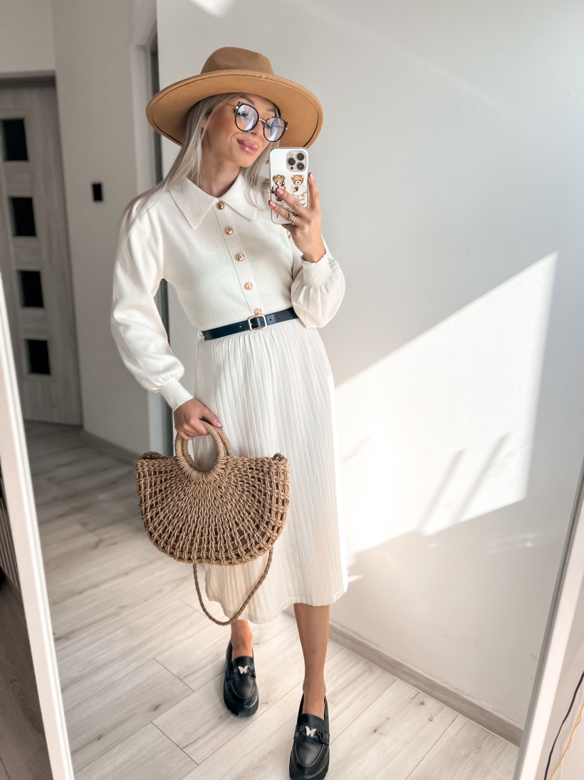 Sukienka dzianinowa z paskiem